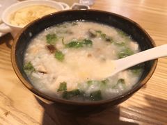 皮蛋瘦肉粥-小镇大厨新概念复合中餐厅(万达广场大连高新店)