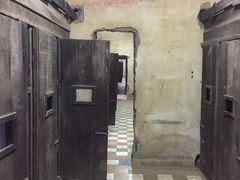 -吐斯廉屠杀博物馆
