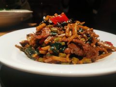 酸笋紫苏炒牛肉-桂小厨广西菜(万象城店)
