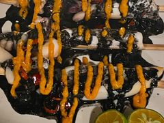 墨鱼汁鱿鱼串-gula