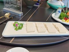 -鼎泰亨·海鲜牛肉餐厅(滨江店)