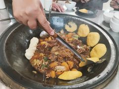 -粘豆包柴火铁锅炖