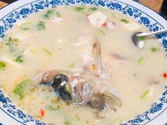 鱼头豆腐汤-芳芳私房菜·精做淮扬菜(承德路店)