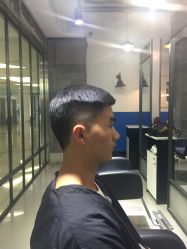 -FRIDAY星期五专业美发沙龙