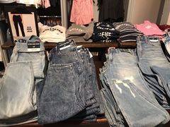 -Hollister(天环广场店)