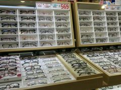 -美式眼镜·授权蔡司.依视路.尼康.豪雅.明月(人民广场店)