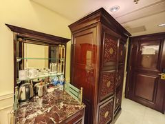 -深圳富苑皇冠假日套房酒店
