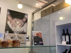 面包甜点陈列柜-老梦面包 CHEZMOREL(三源里店)