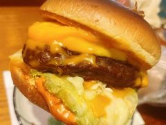 瀑布芝士2.0汁汁厚作和牛堡-肯德基(中州一店)