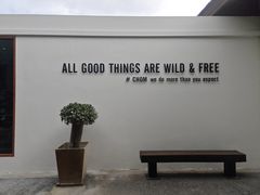 -Chom Cafe and Restaurant