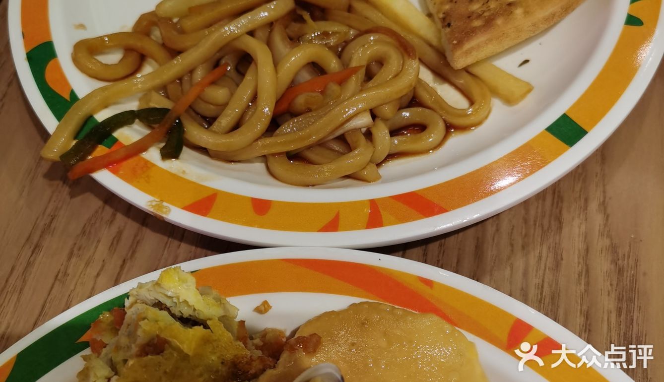 餐后孩子们依依不舍的离开了，约好下次还来吃