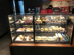 面包甜点陈列柜-星巴克臻选(深圳华强北茂业店)