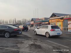 -辽河服务区-停车场