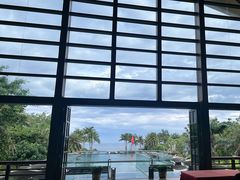 -亚龙湾喜来登·美景台大堂吧