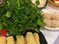 -鲜入围煮花胶鸡海鲜火锅