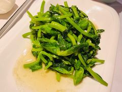 蒜蓉豌豆尖-小河盐帮·私家菜·烤鸭(三元桥·霄云路店)