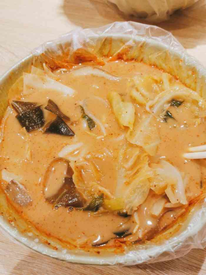 大碗麻辣烫(太平桥百盛店)-"黎华家具城附近溜达就近吃口,两人一份