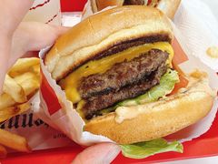 Double&nbsp;Double-In-N-Out Burger(LAX)