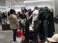 -URBAN REVIVO(上海中庚漫游城店)