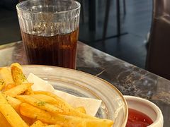 木姜子薯条-LESCEDARS Brasserie Bistro香柏树