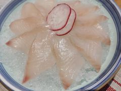 鲷鱼刺身-花炉日本料理