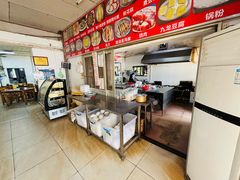 -洲心明记烧肉大粥(总店)