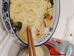-镇南锅盖面馆(解放路店)