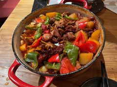 珐琅锅大盘鸡-阿里家·新疆烤肉酒場 by MIG