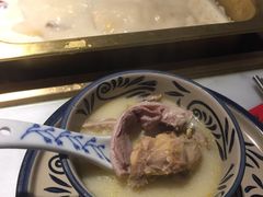 -尚尚仙·酸汤猪手·猪肚鸡火锅(华联万柳购物中心店)