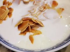 -广信牛奶甜品世家(台东店)
