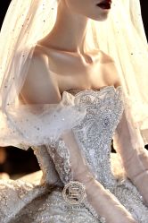 点击看大图 -Renee芮亦婚纱