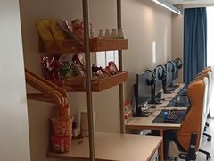 -网鱼电竞酒店(上海惠南地铁站店)