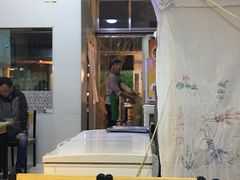 大堂-老钟家烤羊排·敦伊阁清真餐厅胡羊焖饼