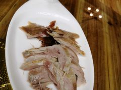 -阿瓦山寨·湘菜现炒·剁椒鱼头王(咸阳总店)