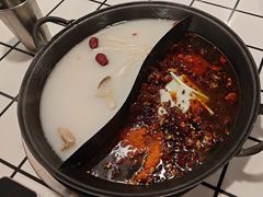 -鹿鸣山草本茶香火锅(园西路店)