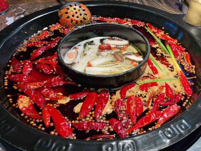 江二爷 重庆卤味火锅(天津路店)-"前面住院的时候,就听同房的病友在那