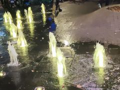 -瑞虹新天地月亮湾