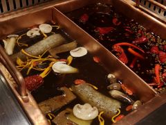 -老牌坊云南鱼豆花火锅(爱建店)
