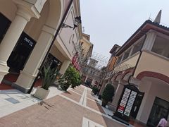-佛罗伦萨小镇广佛名品奥特莱斯(疏港路店)