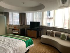 -深圳罗湖东门步行街亚朵X酒店