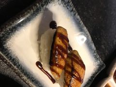 火炙鹅肝握寿司-虎焱炭火烧肉