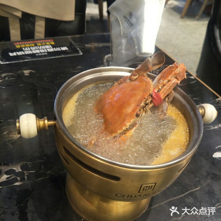 有生肉，有水果，有饮料，分别分区