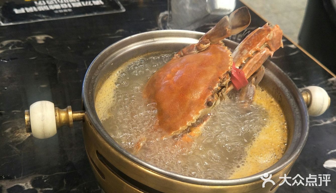 有生肉，有水果，有饮料，分别分区