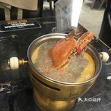 有生肉，有水果，有饮料，分别分区