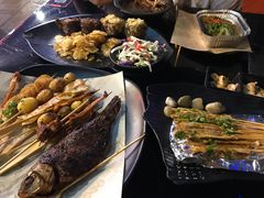 -何师烧烤·香辣蟹·川菜·30年老品牌(太古里旗舰店)