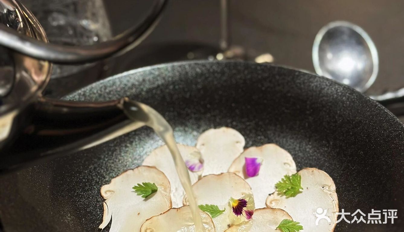 跃 Yue新穎粵菜分子料理：广州的味蕾魔法✨