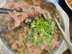 跷脚牛肉-谢老五跷脚牛肉·非遗传承店