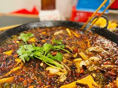 老铁锅秘制美蛙-鸿顺老铁锅美蛙鱼府(解放碑店)