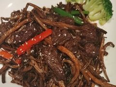 -八府香鸭·啫啫煲(华山路店)