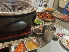 -围炉肉舍•炭烤活鳗•丹东海鲜烤肉(步行街店)